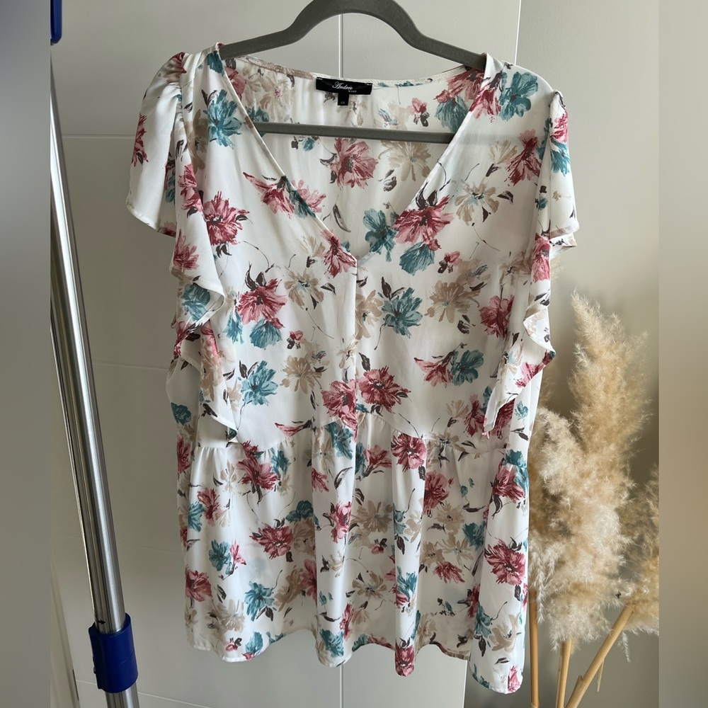 Andree White Floral Top - 1X
